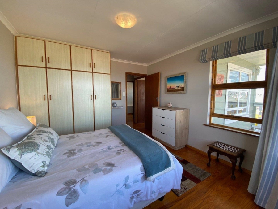 4 Bedroom Property for Sale in Outeniqua Strand Western Cape